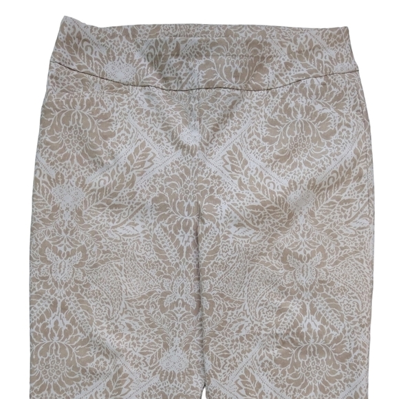 Chico's Perfect Stretch White Tan Color Puzzle Josie Slim Capri Pants Pull-On - Picture 5 of 10